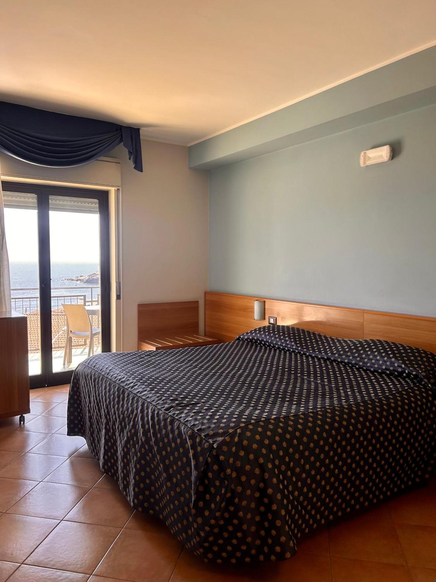 Hotel Lachea Aci Trezza Εξωτερικό φωτογραφία